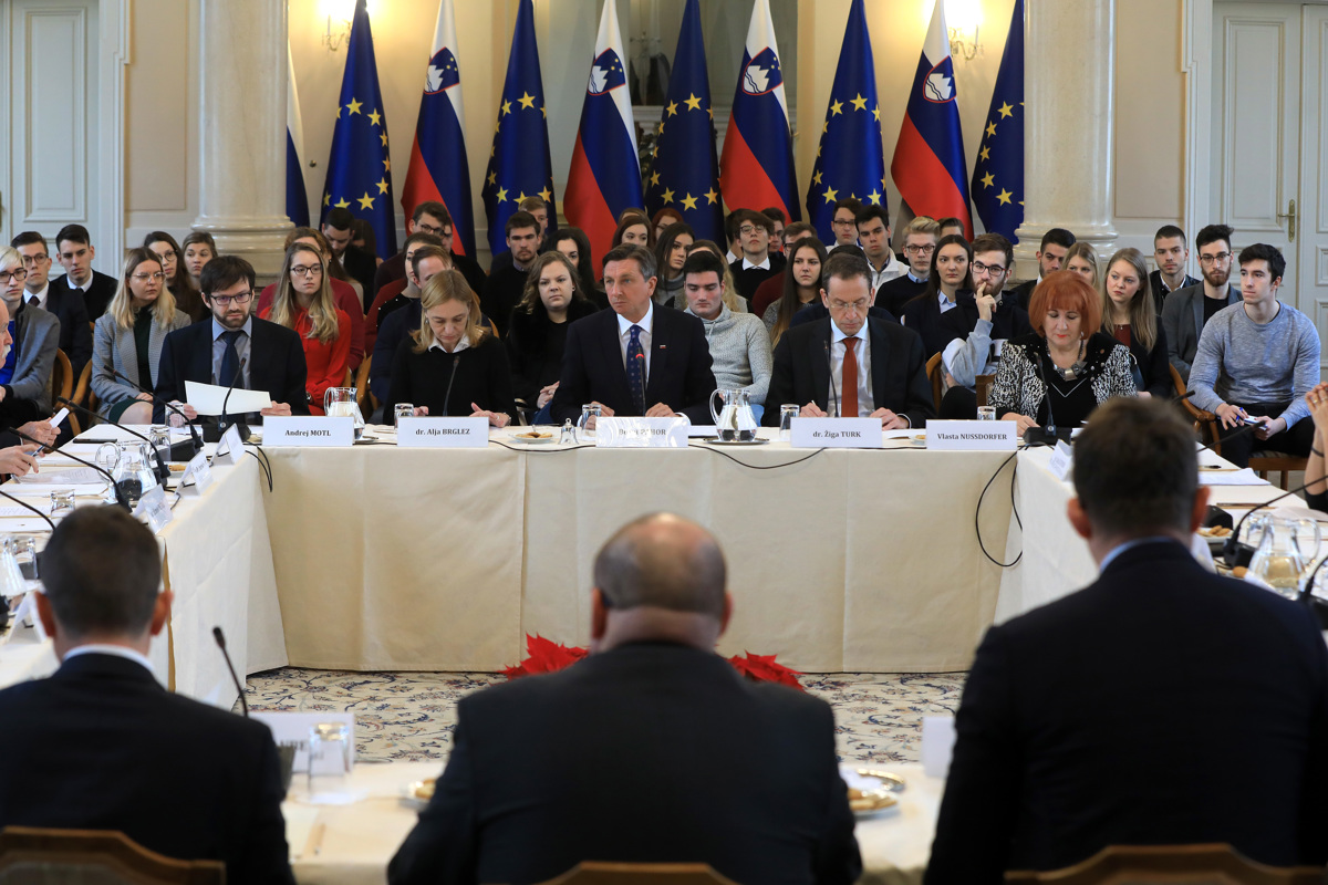Nujna je jasna obsodba sovražnega govora