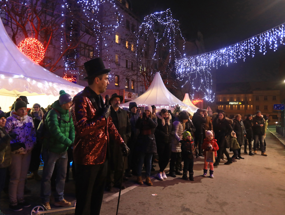 (FOTO) Sinoči se je v Cafovi zgodila pravljica