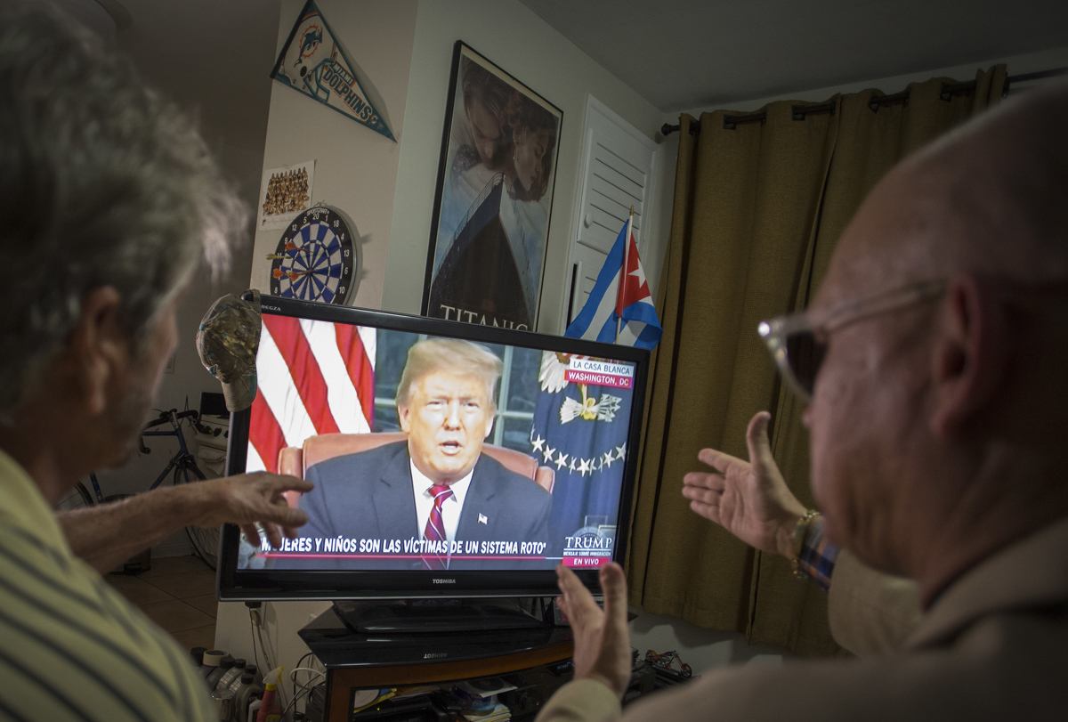 Trump (še) ni razglasil izrednih razmer v ZDA