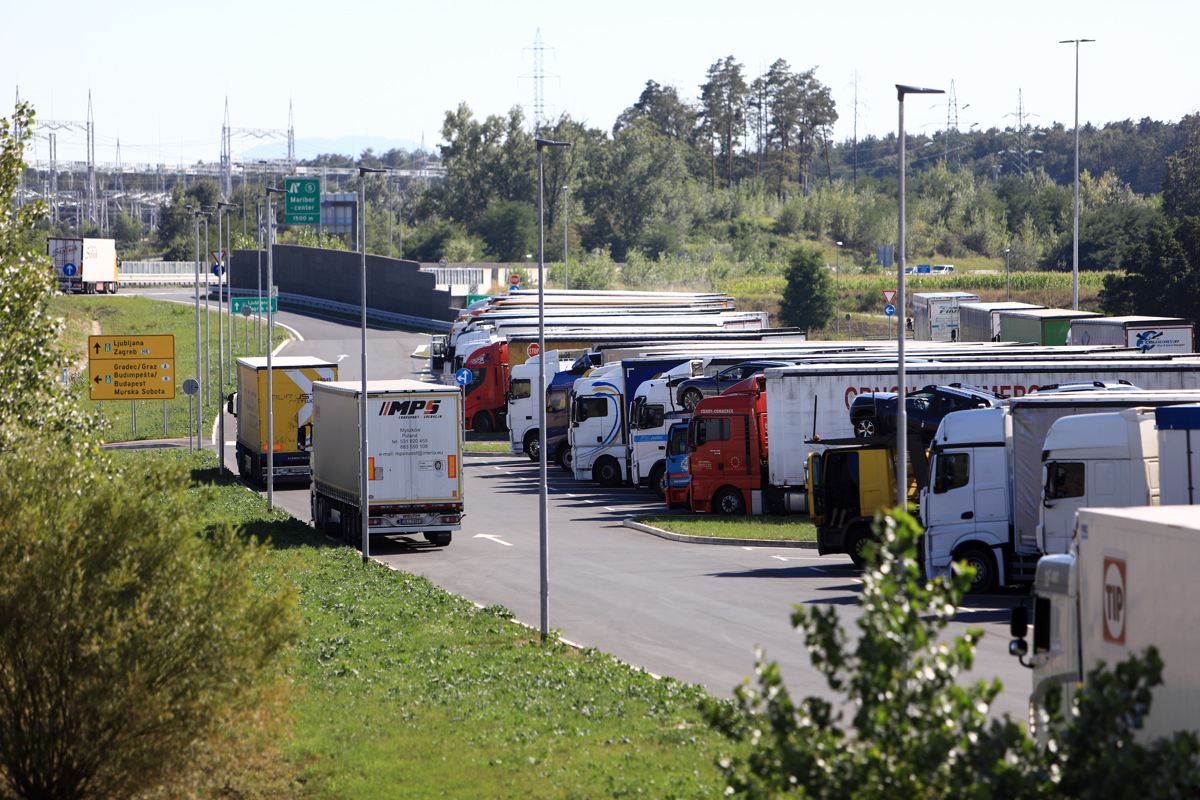V prvih 10 mesecih lanskega leta v Slovenijo prišlo več kot 13.000 delavcev iz BiH