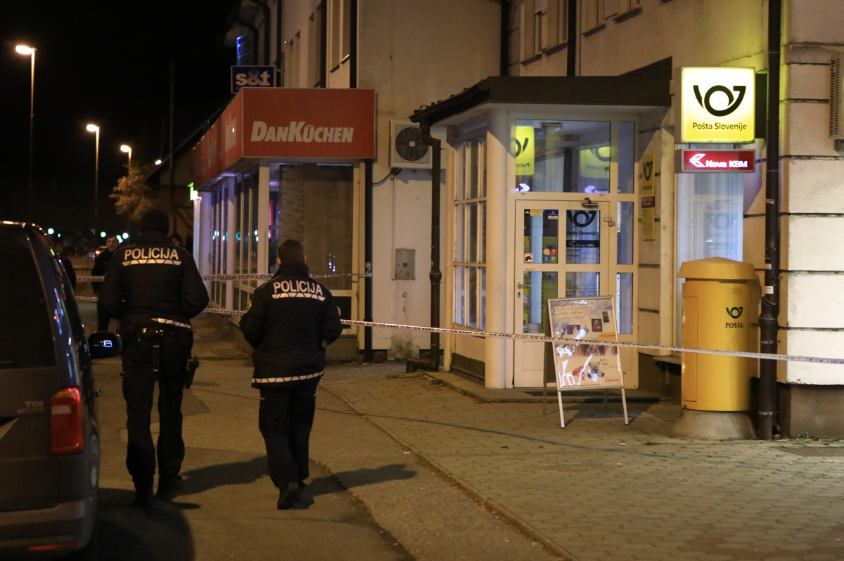 (FOTO) Zvečer rop poslovalnice pošte na Kardeljevi v Mariboru