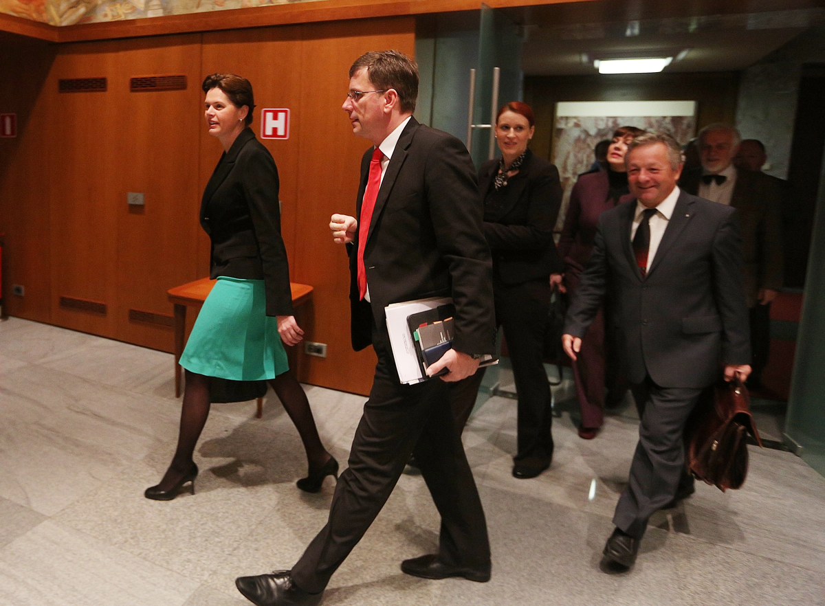 Otroško kardiologijo naj preiskuje Godčeva, financiranje strank Möderndorfer. Bo Đorđević le podpredsednik vrhovnega sodišča?