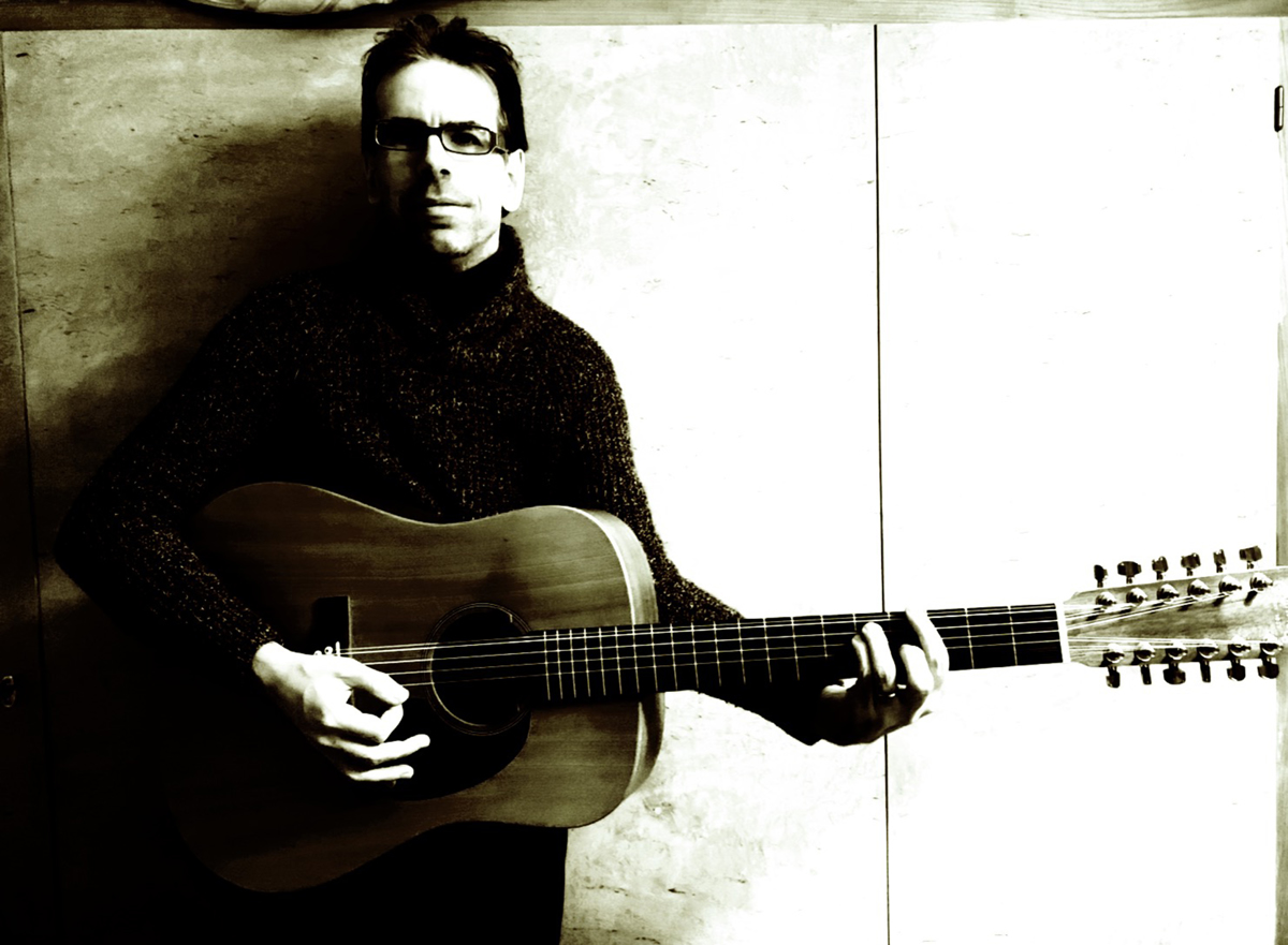 Celjski poet s kitaro združil moči z Otom Pestnerjem