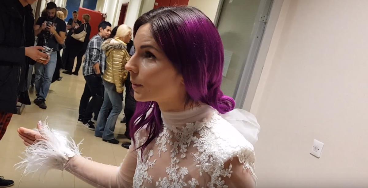 (VIDEO) Po bizarni Emi je ogorčena Lea Sirk vse skupaj poslala v tri krasne