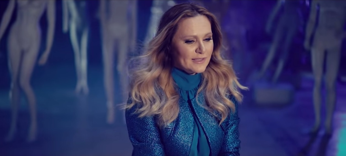 (VIDEO) Ste opazili? Nov spot Nuše Derenda je poln "nagcev"