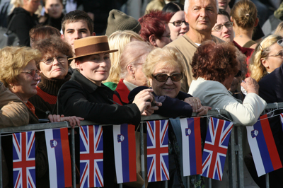 Pahor se bo priklonil britanski kraljici Elizabeti II.