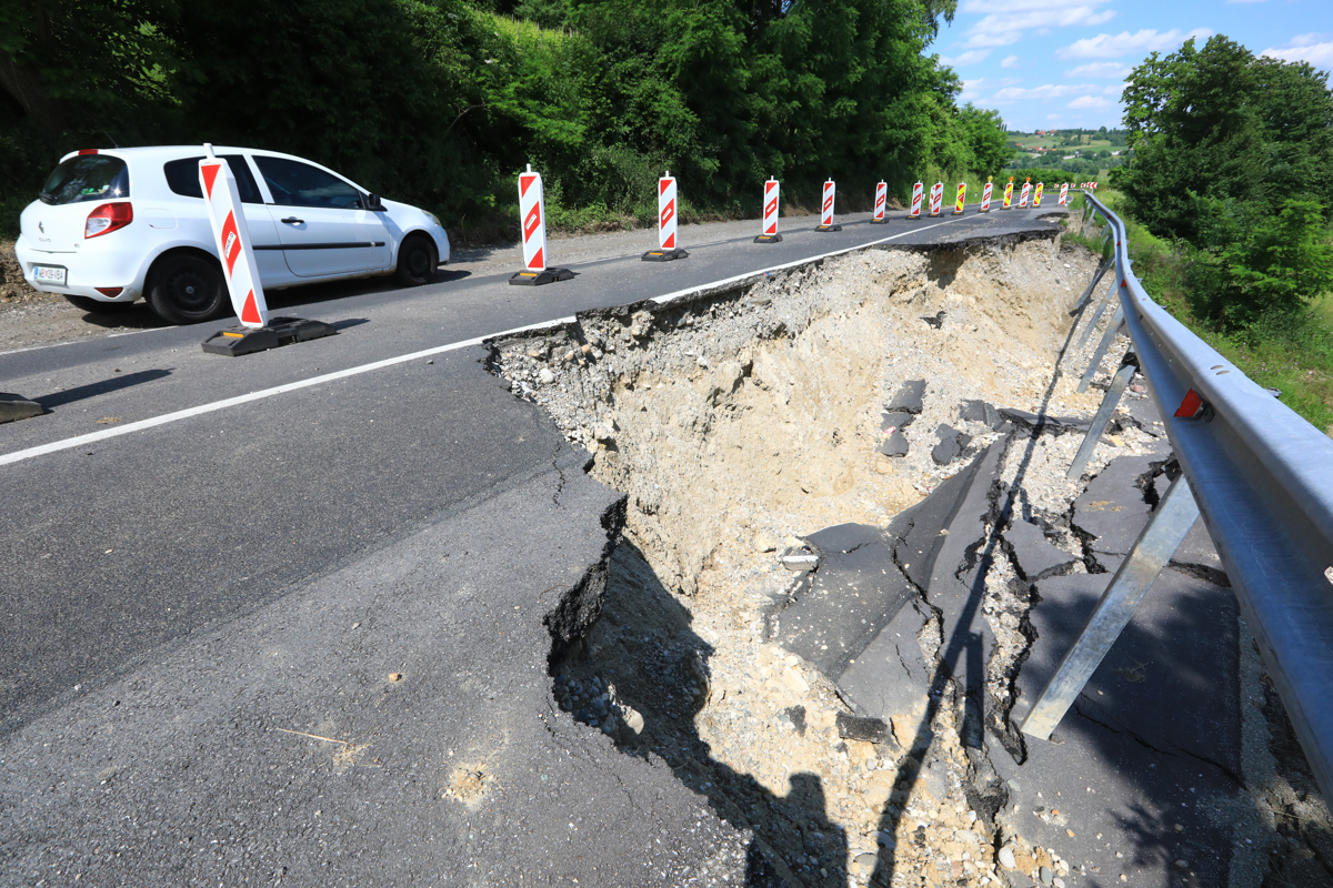 Malečnik: Ena cesta, štirje plazovi, tri zožitve ceste