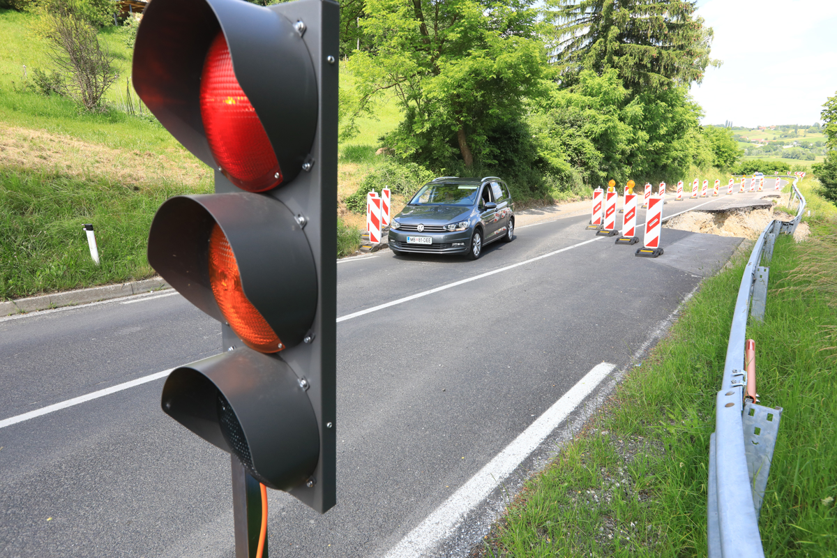 Malečnik: Ena cesta, štirje plazovi, tri zožitve ceste
