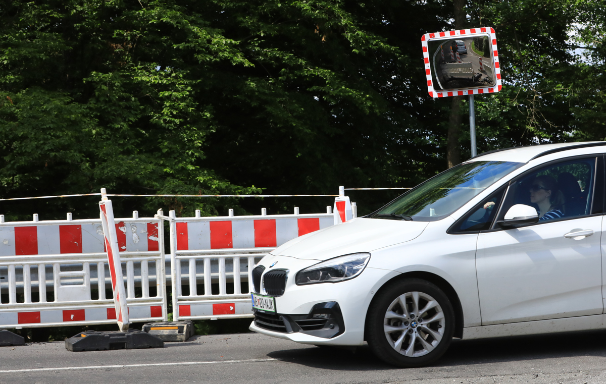 Malečnik: Ena cesta, štirje plazovi, tri zožitve ceste