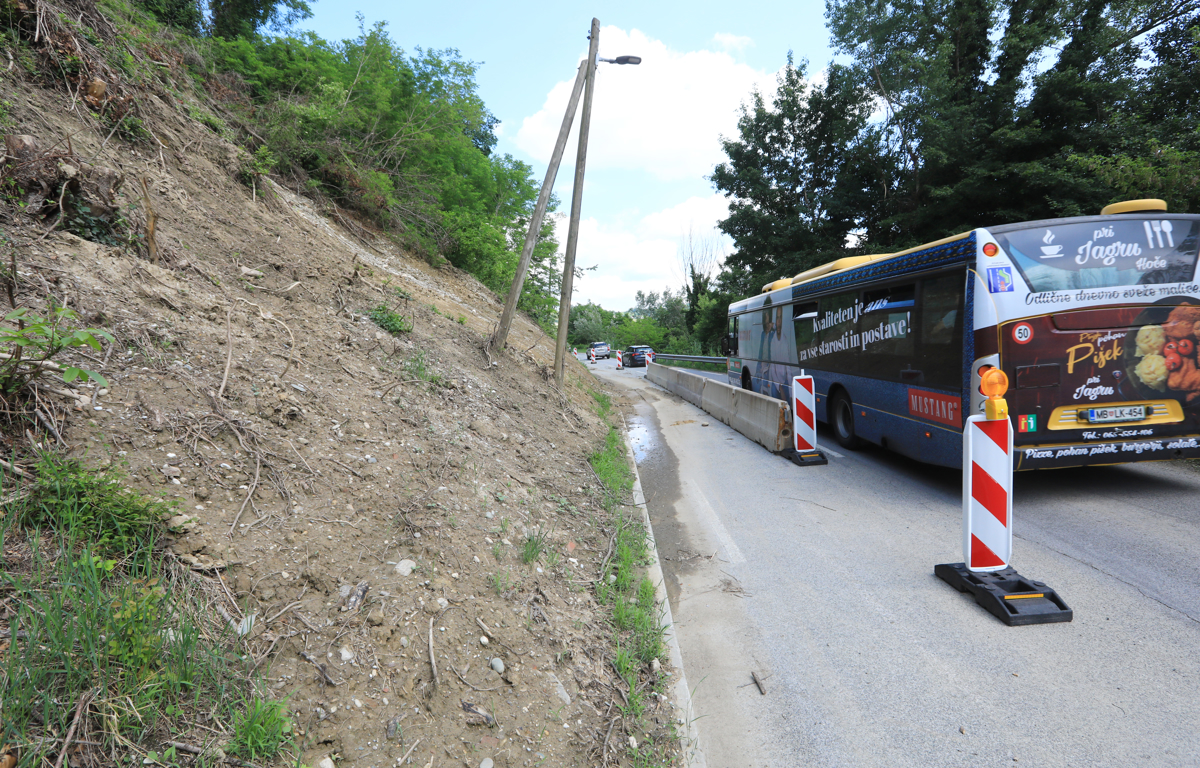 Malečnik: Ena cesta, štirje plazovi, tri zožitve ceste