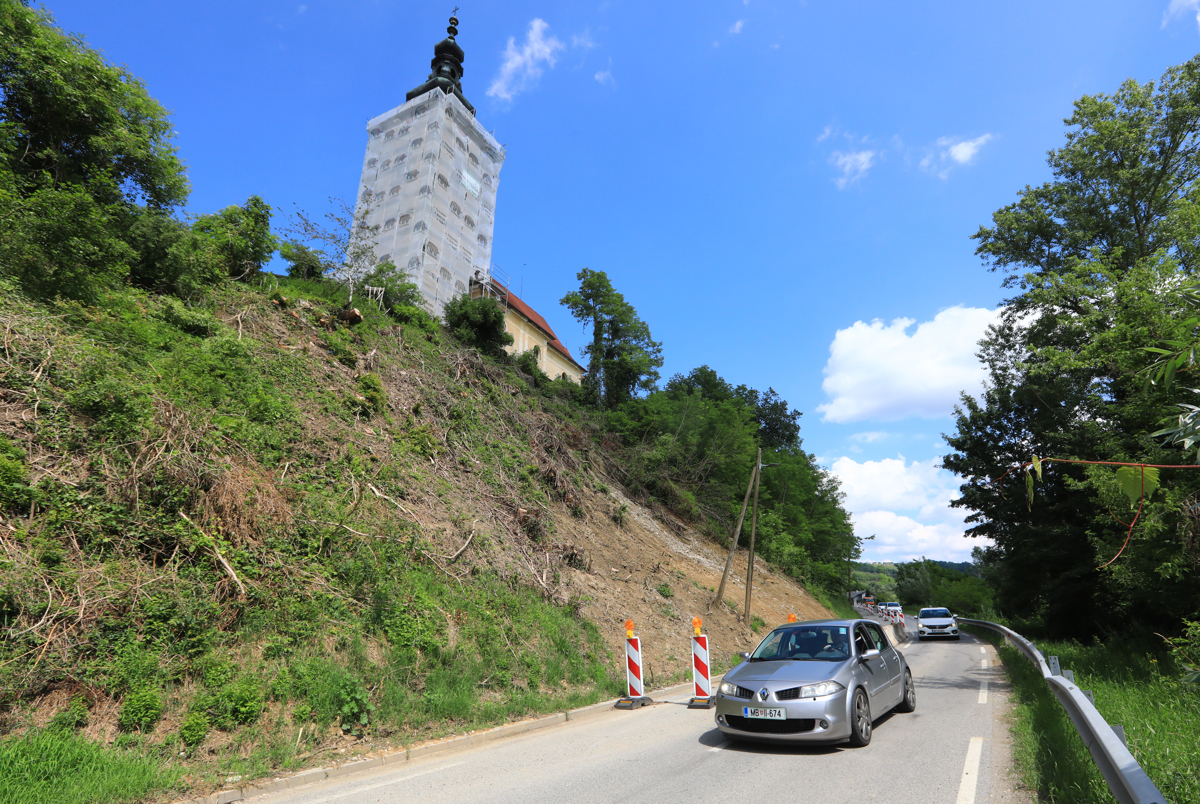 Malečnik: Ena cesta, štirje plazovi, tri zožitve ceste