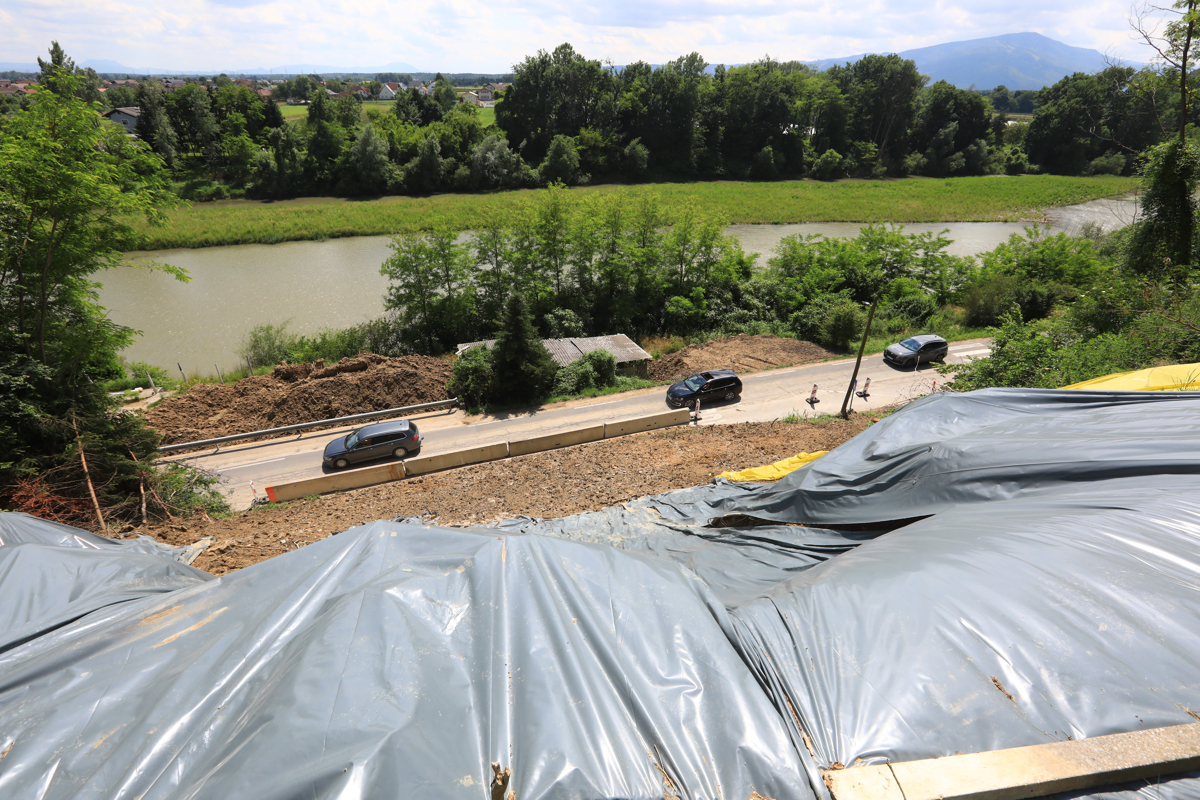 Malečnik: Ena cesta, štirje plazovi, tri zožitve ceste