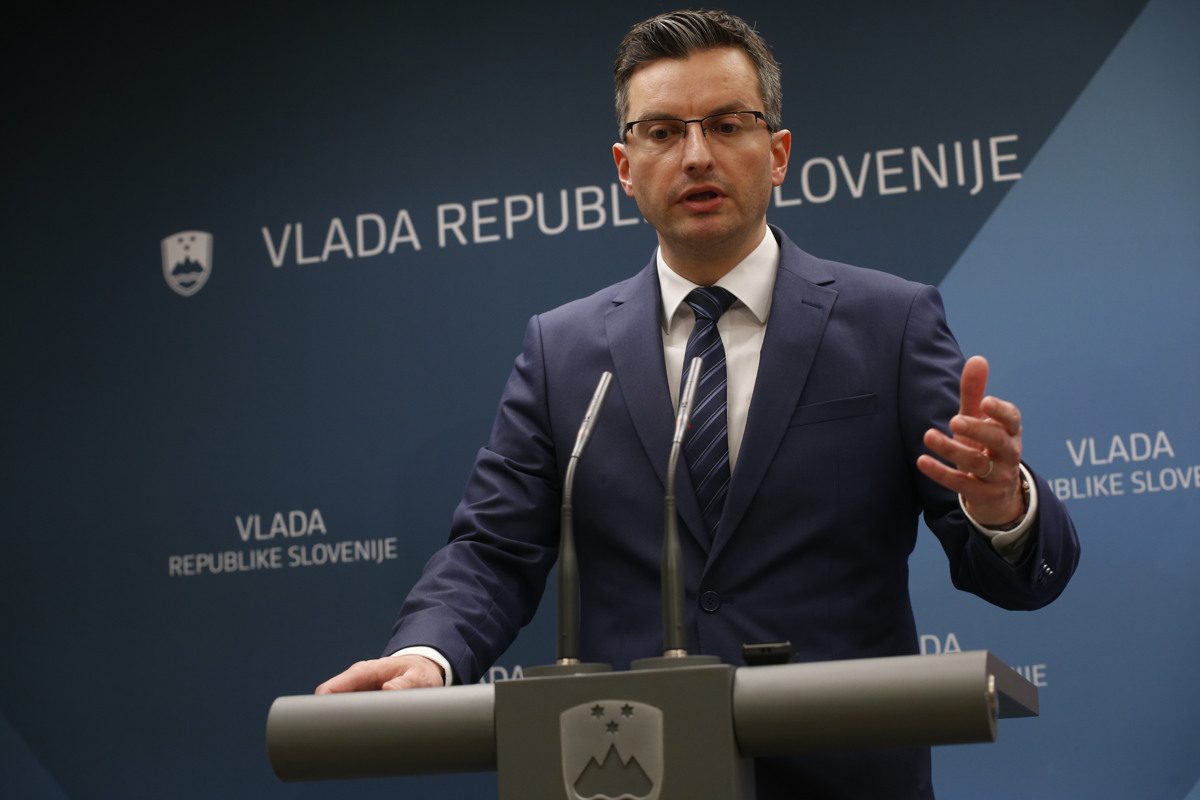 Šarec "s težkim srcem" sprejel odstop Jureta Lebna, oditi mora tudi Topolko