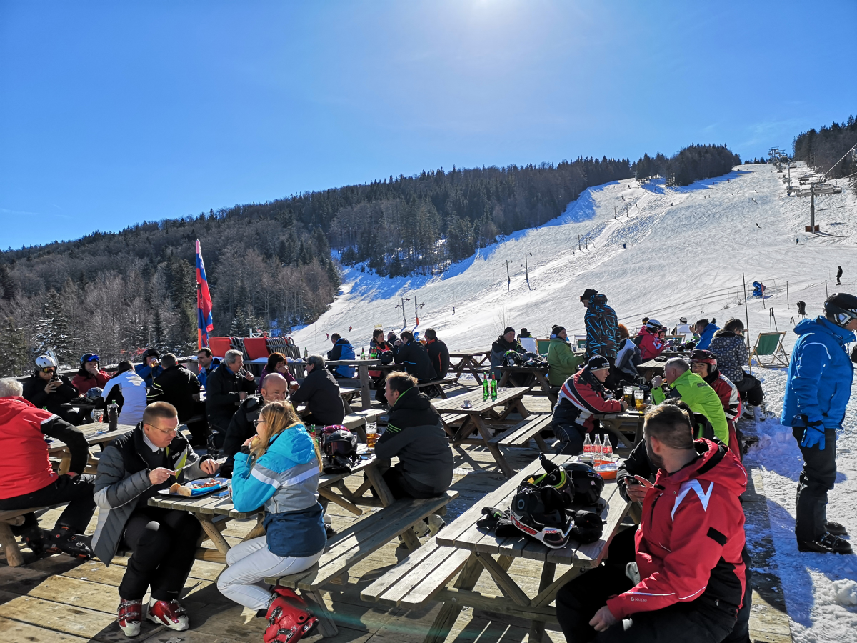 (VIDEO) Pijanih na snegu vse manj, so pa tudi izjeme