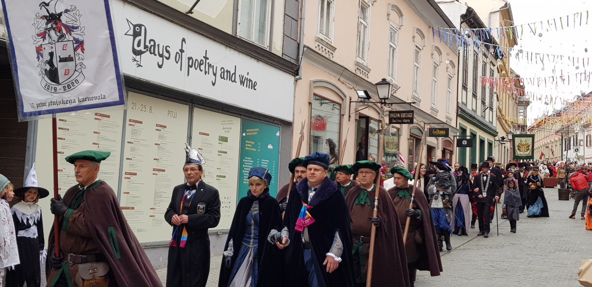 Kurentovnje na Ptuju: S povorko spomnili na bogato mestno pustno tradicijo