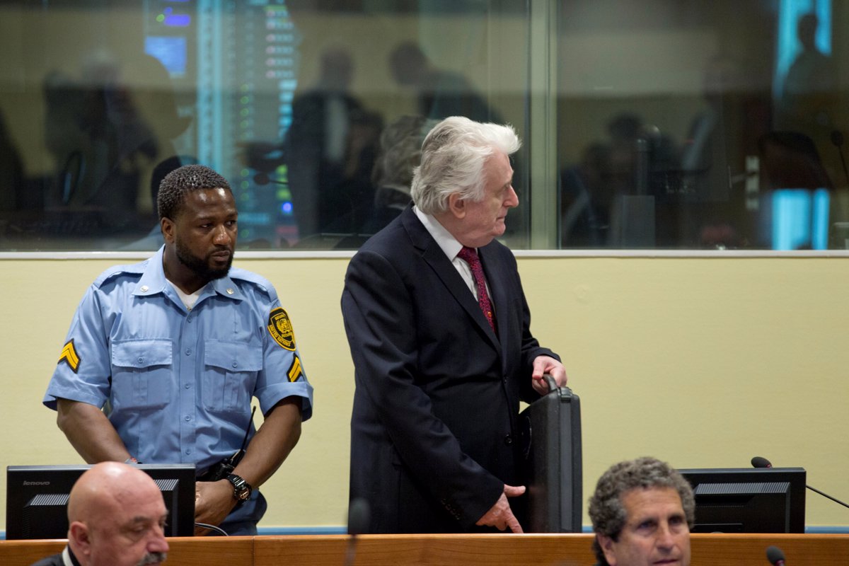 Radovan Karadžić bo v zaporu do smrti