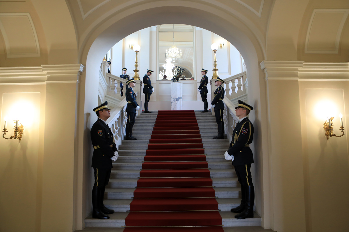 Ker Prek ni več dobil podpore za Luksemburg, pri Pahorju čakajo, da ministrstvo za pravosodje ponovi razpis