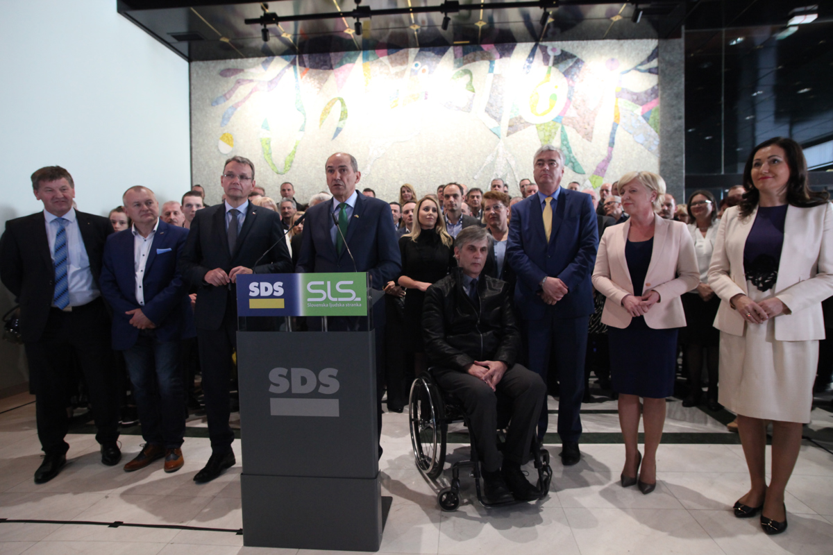 Raziskava: Lista SDS in SLS bi dobila največ glasov, blizu tudi SD in LMŠ