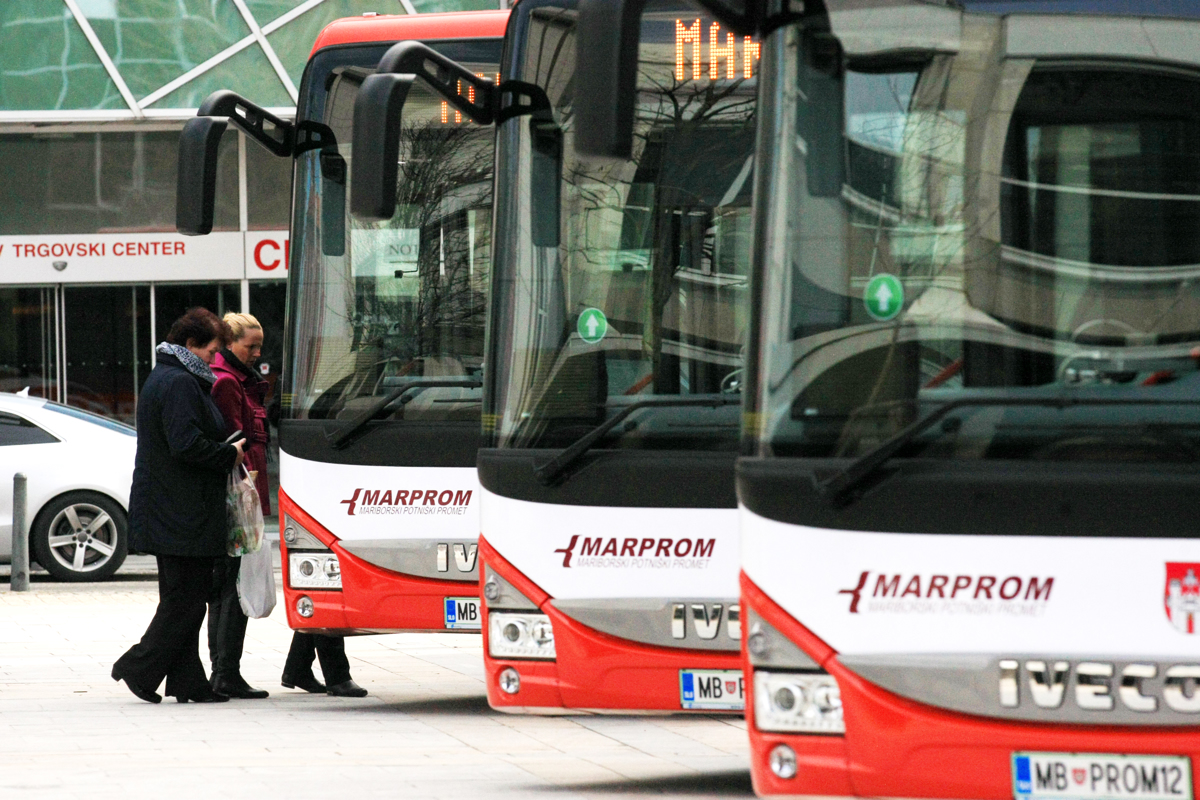 Sindikati javnega sektorja bi višji regres