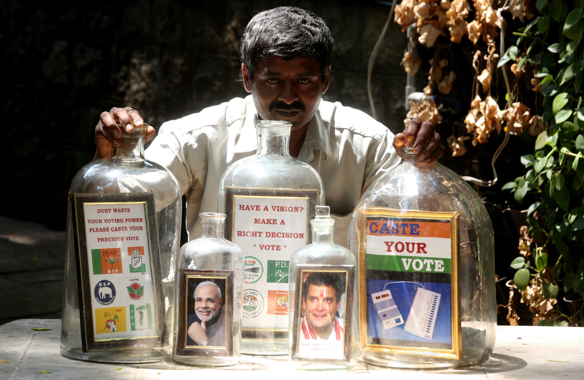 Na volitve vabljenih neverjetnih 900 milijonov ljudi