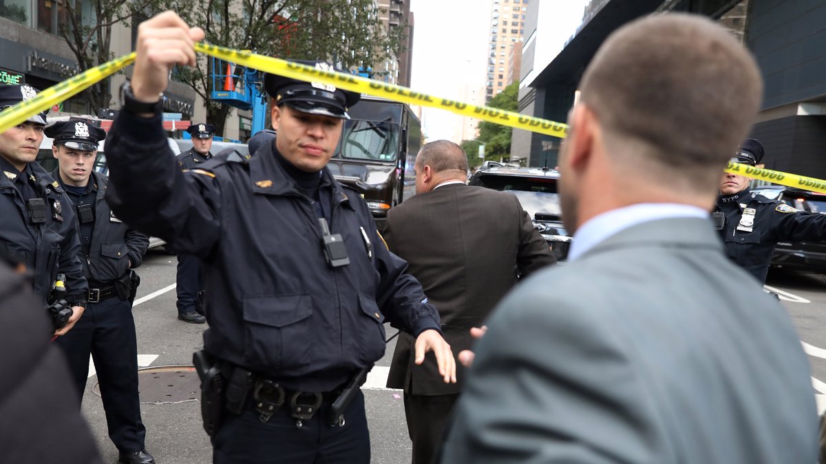 Policija aretirala moškega, ki je v katedralo prinesel dve posodi z bencinom in vžigalnike