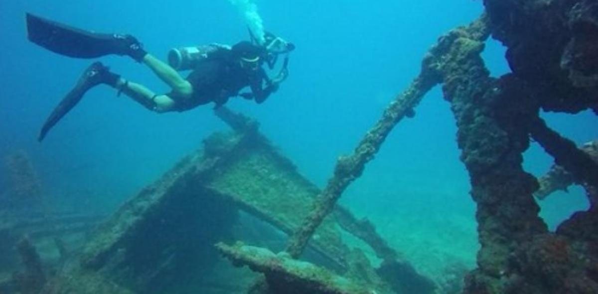 V naši bližini odkrili nedotaknjeno antično ladjo in predmete iz ladijske kuhinje