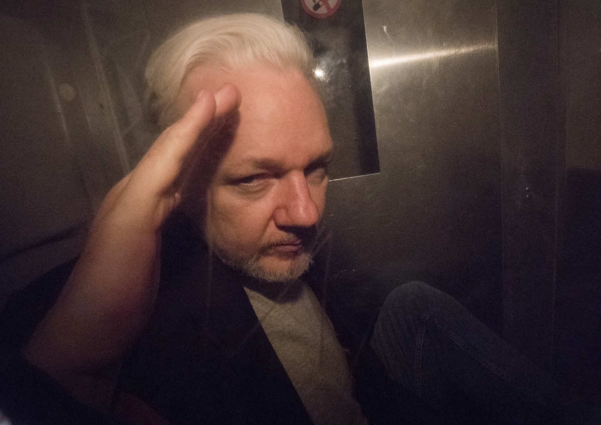 Assange na sodišču zaradi izročitve ZDA