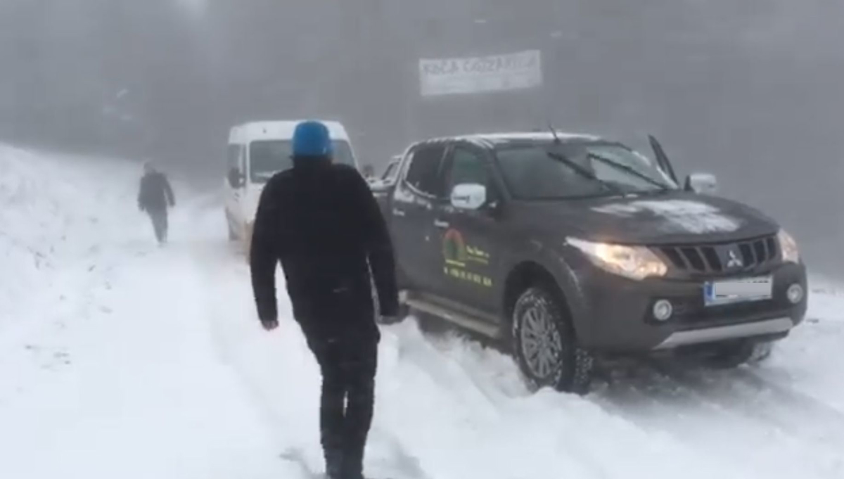 (VIDEO) Na Pohorju zapadlo okoli 10 centimetrov snega, tako so reševali
