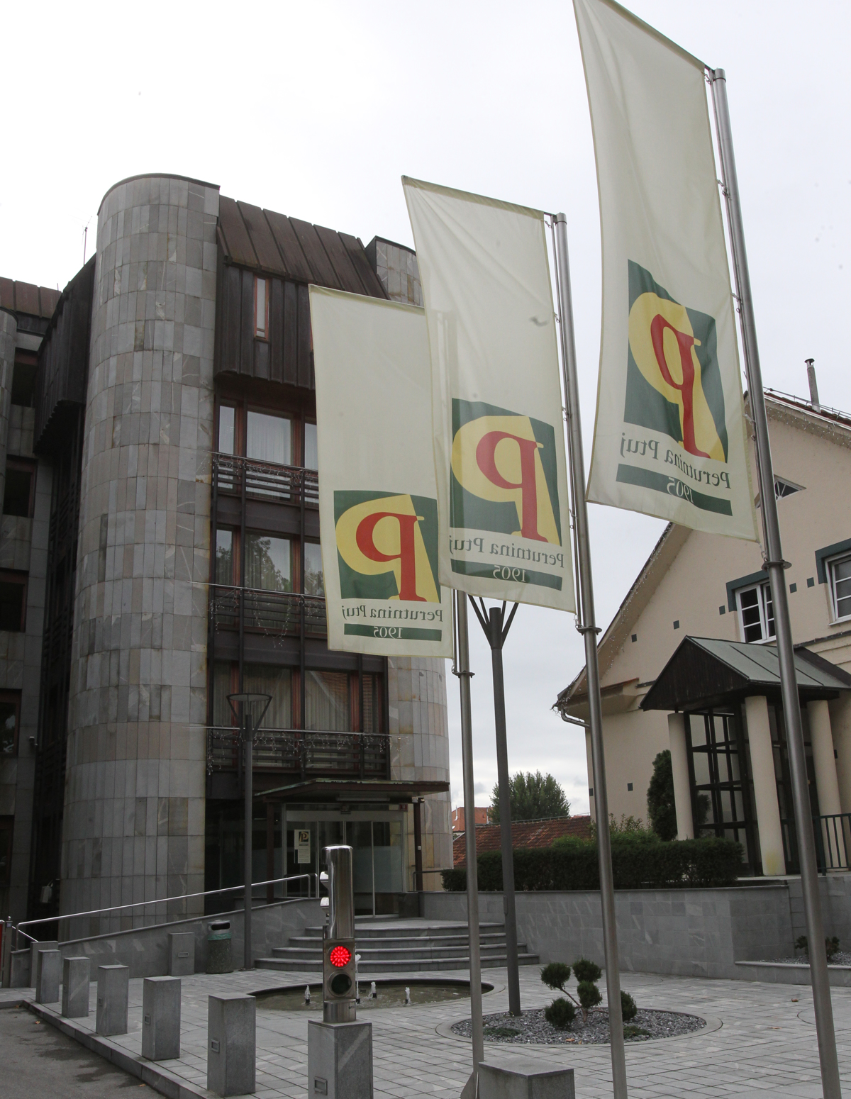 MHP zvišal ponudbo in podaljšal rok za delnice Perutnine