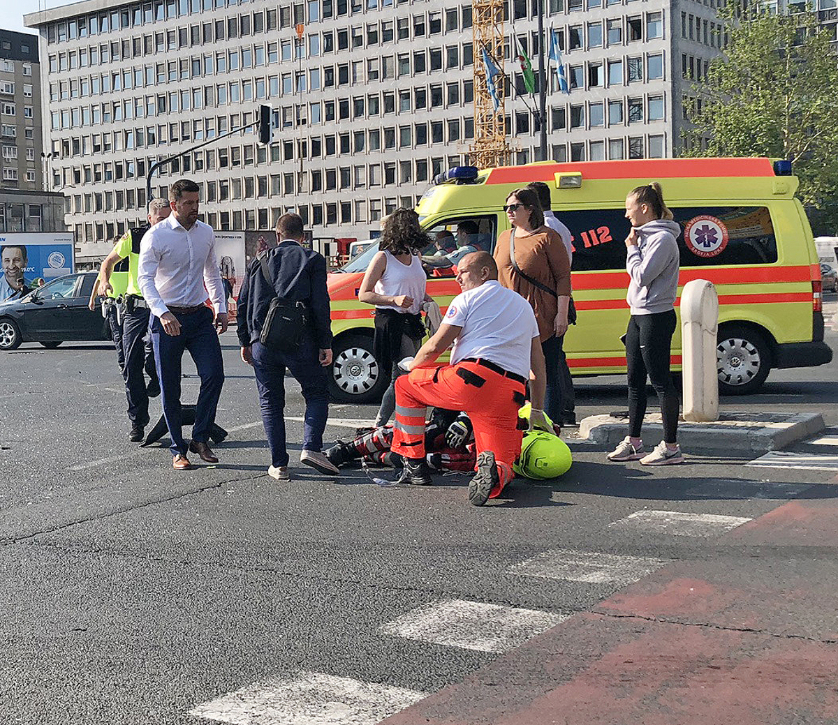 Reševalka po včerajšnji nesreči: "Tudi mi imamo nekoga, ki se vpraša, če se bomo sploh vrnili domov"