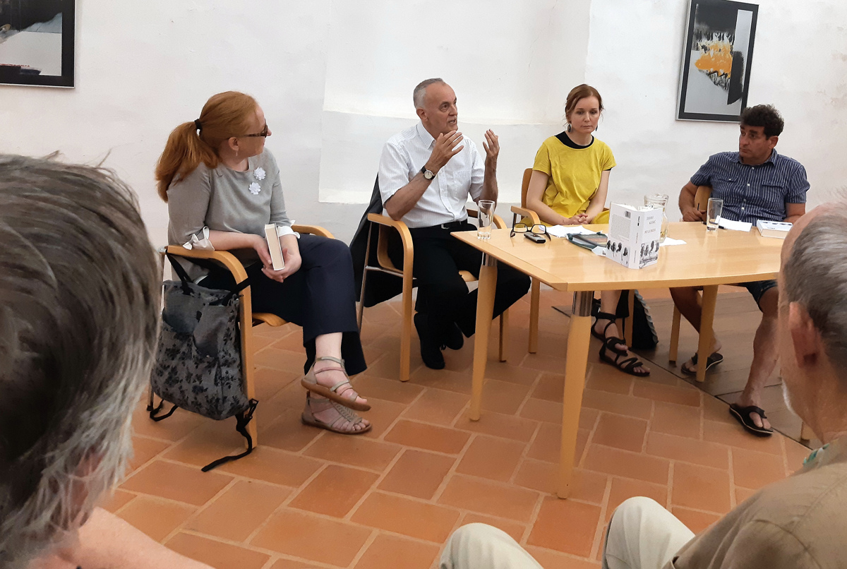 Pet ljubezni v sinagogi