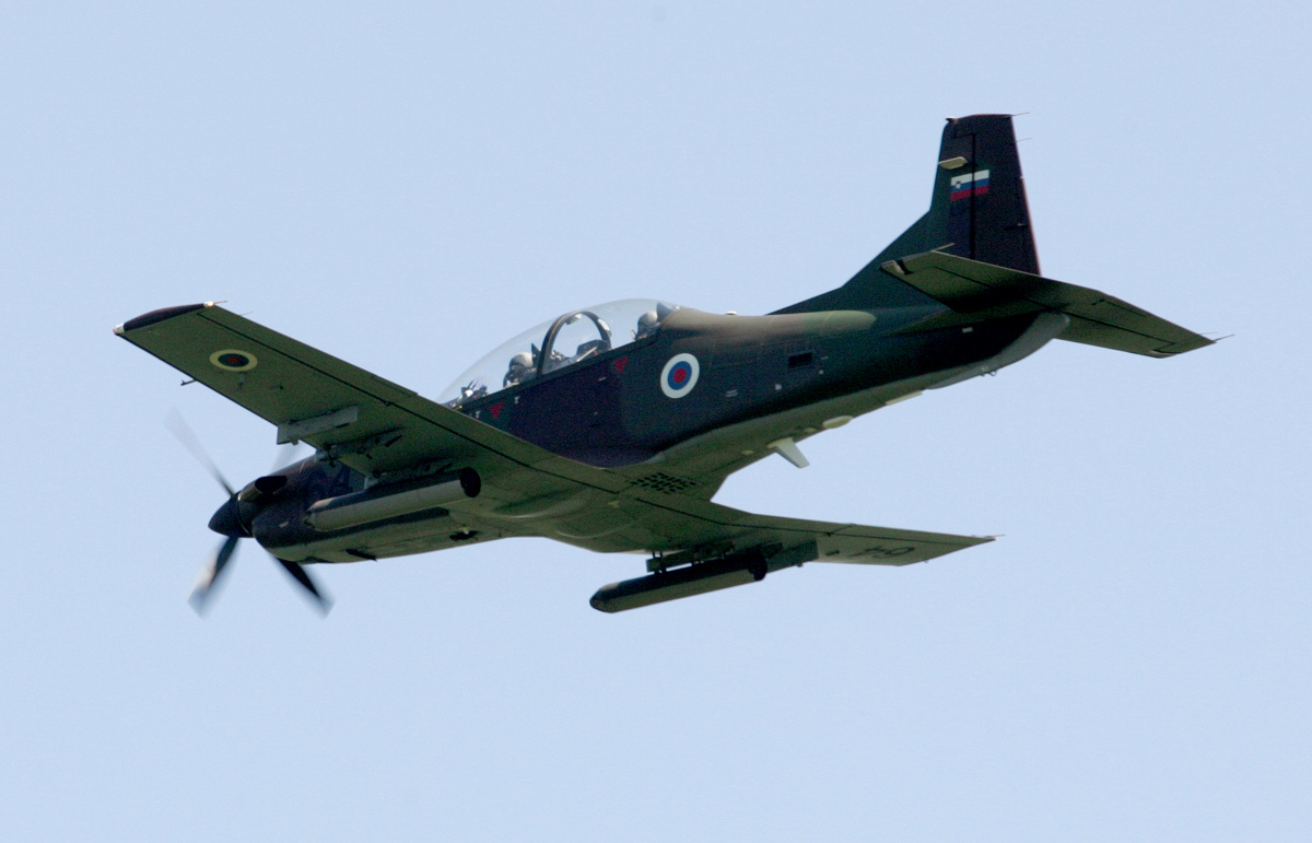 V nesreči na vaji v Bolgariji umrl kanadski padalec