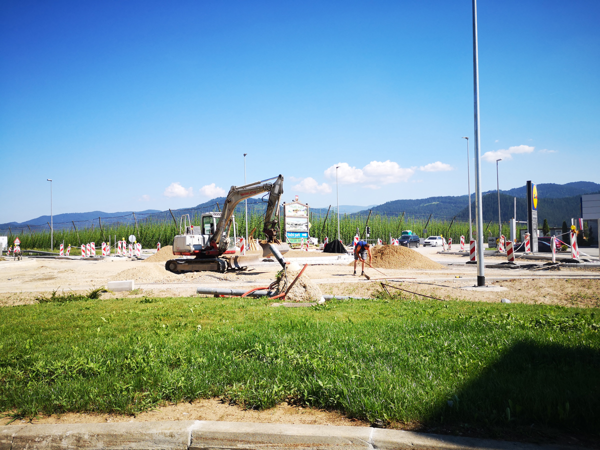 Delo v vročini otežujejo tudi vozniki