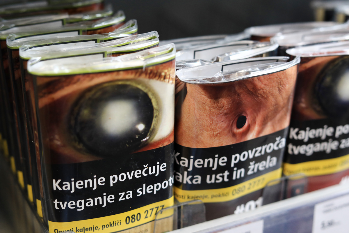 Poslancem so všeč škatlice cigaret