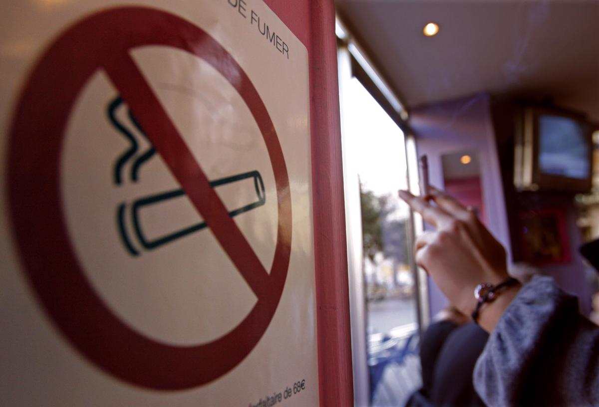 Kajenje poslej prepovedano pred gostinskimi lokali, tudi na javnih igriščih in avtobusnih postajah