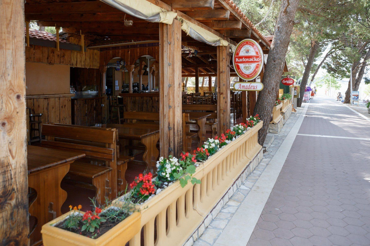 Hrvaški gostinci zahtevajo za skoraj polovico nižjo stopnjo DDV