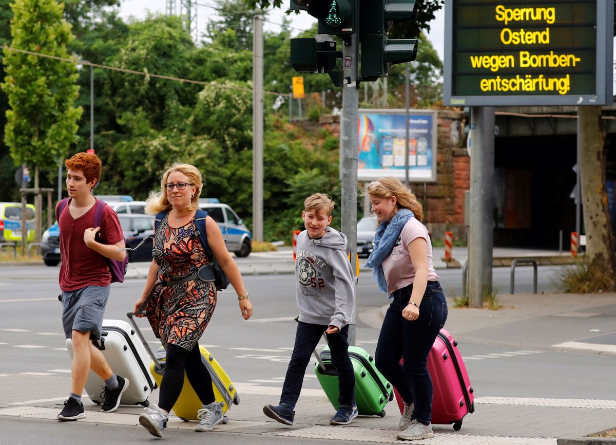 (FOTO) V Frankfurtu množična evakuacija zaradi bombe iz druge svetovne vojne