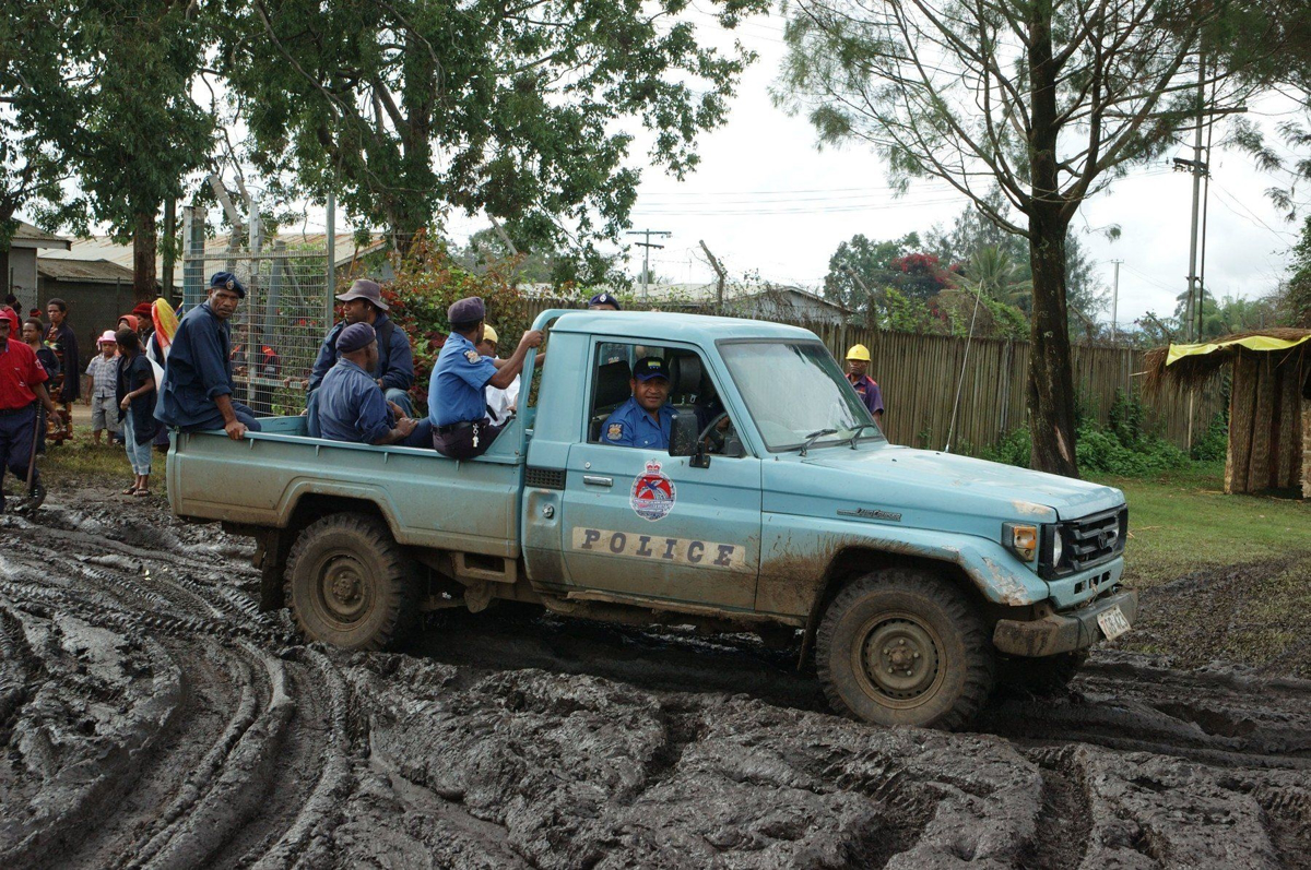 V brutalnem pokolu med plemeni ubitih 24 ljudi, večina žrtev žensk in otrok
