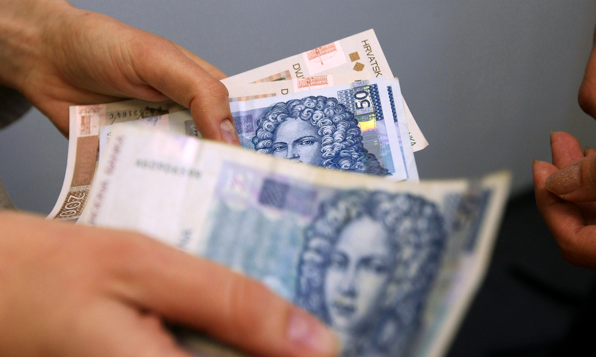 Blokada Hrvaške pri schengnu lažja kot pri evru