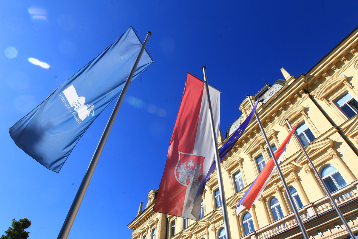 Za Univerzo v Ljubljani 200 milijonov, kaj pa za mariborsko?