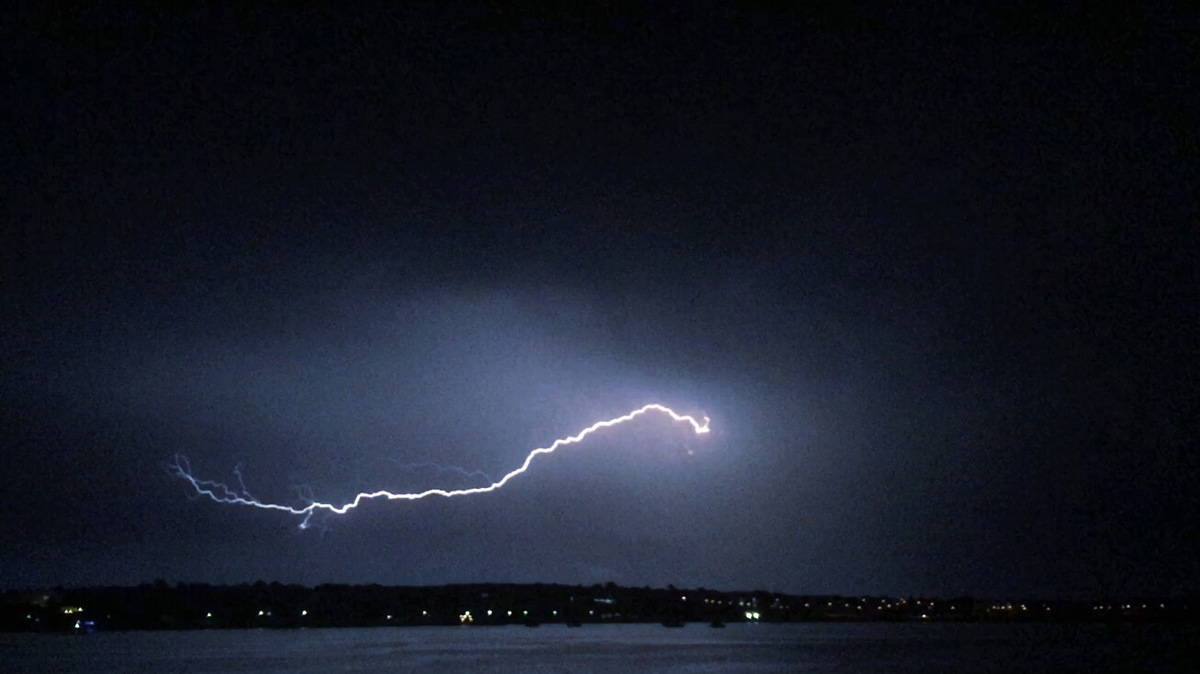 V Istri v nevihtnem neurju neverjetnih 8000 udarov strele v dveh urah