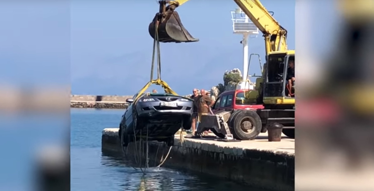 (VIDEO) V morju pristal še en avtomobil. Vozil ga je župan Trpnja