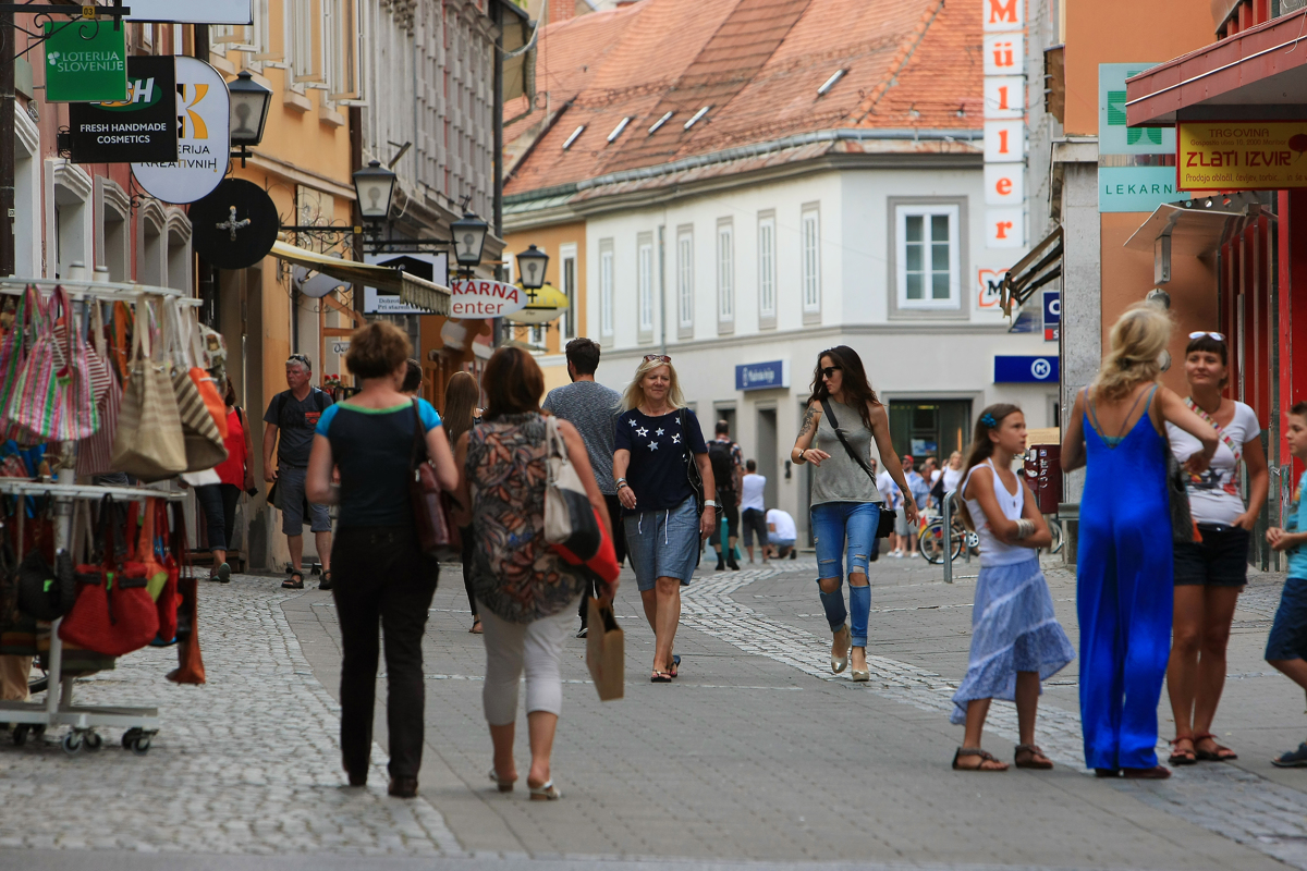 Slovenci najbolj zadovoljni z življenjem po letu 2012: Kaj je najbolje?