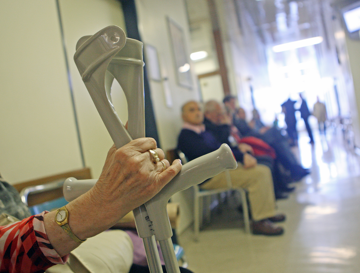 Vlada sprejela aneks tri za skrajševanje čakalnih dob