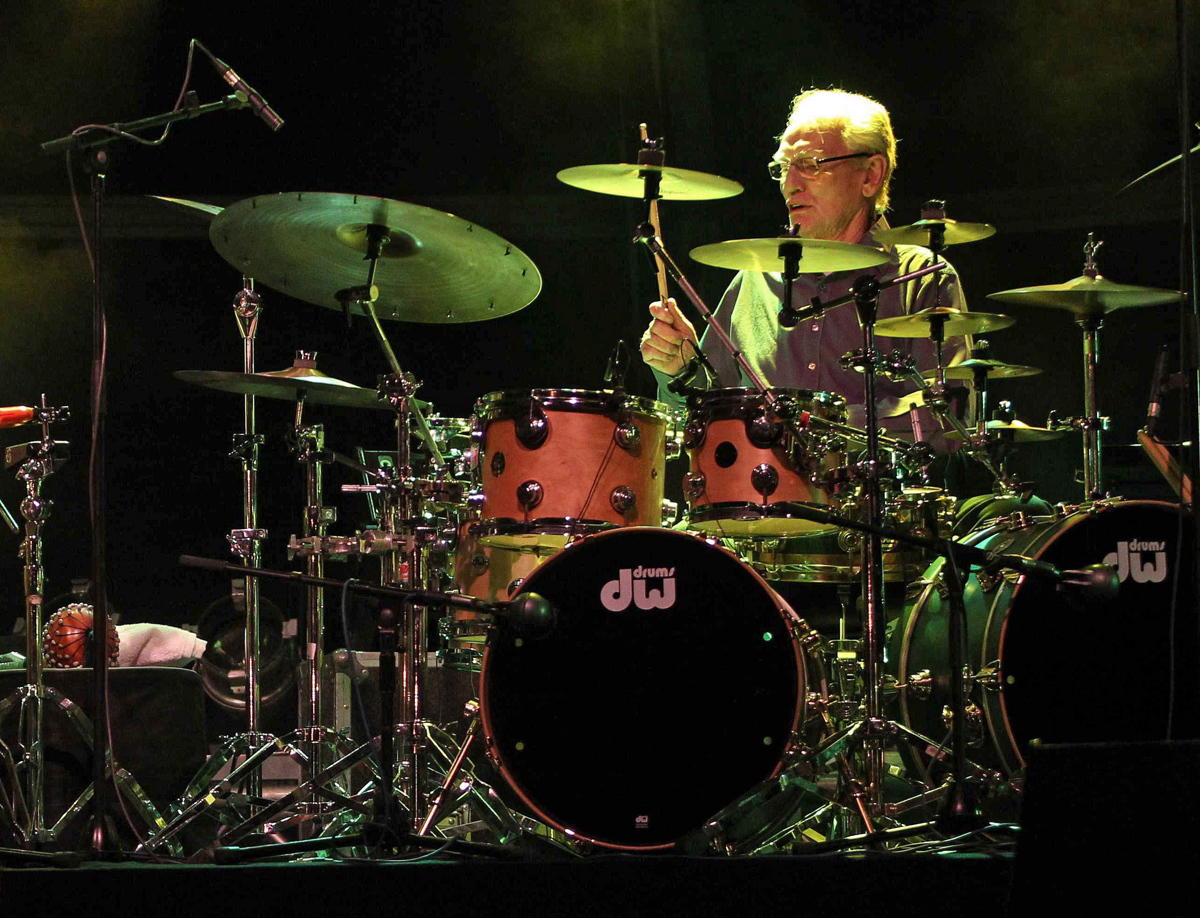 Umrl legendarni britanski bobnar Ginger Baker