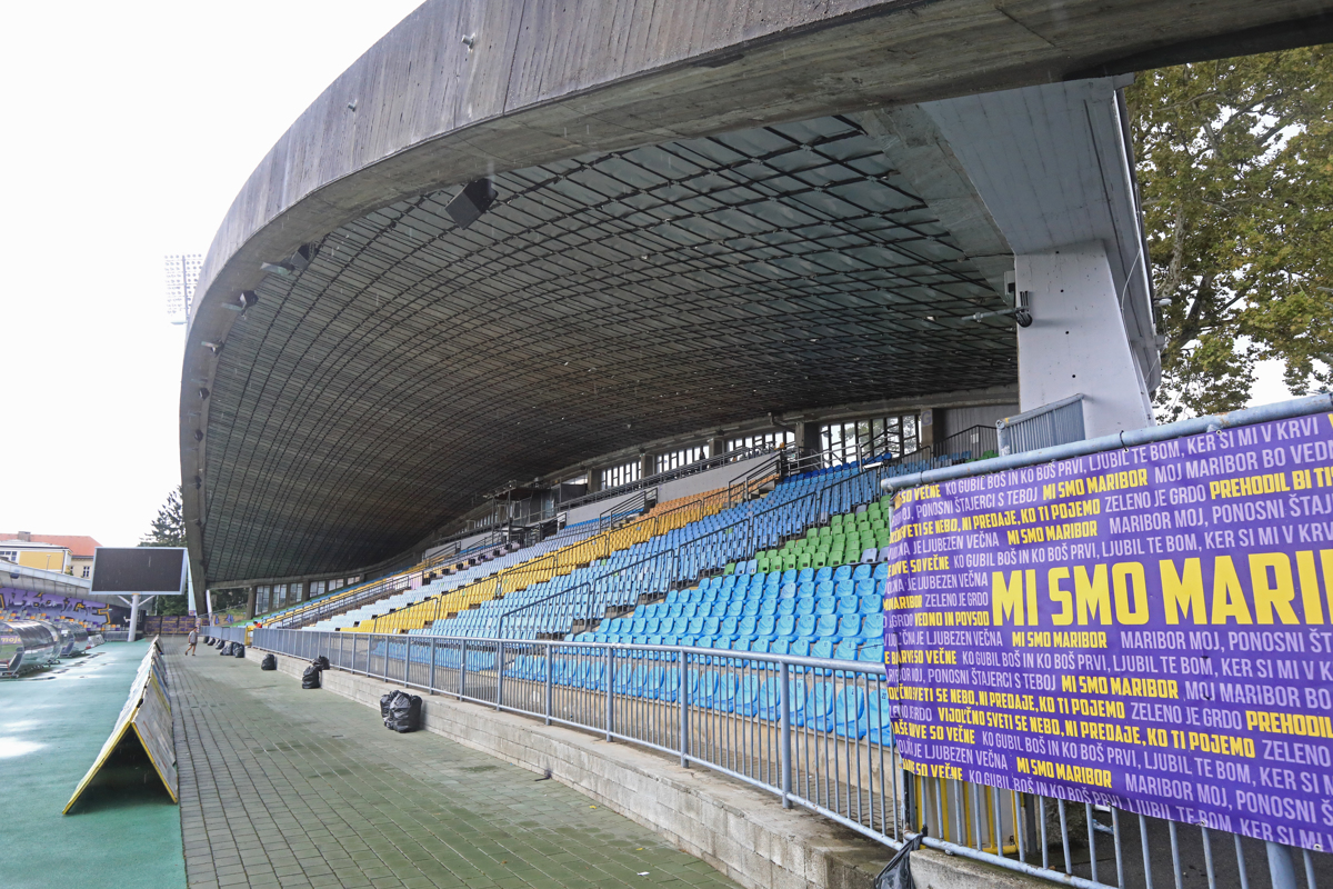 Ljudski vrt: Zahodna tribuna spet v bitki s časom