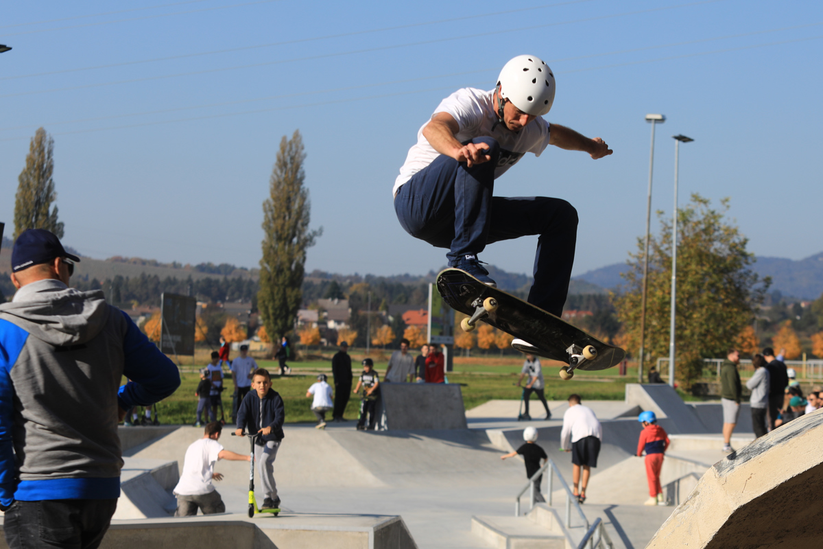 (FOTO) Koleščki, presežki energije, hip hop. Tako vibrira urbani Maribor