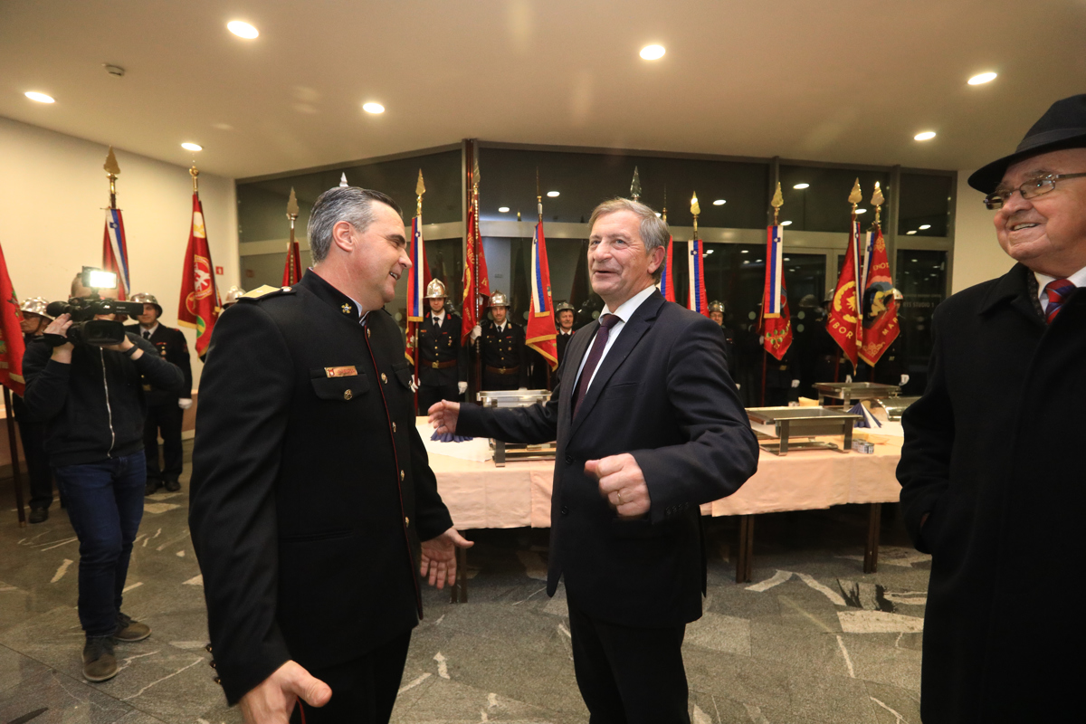 Gasilska brigada Maribor: Ob jubileju novo vozilo s košaro