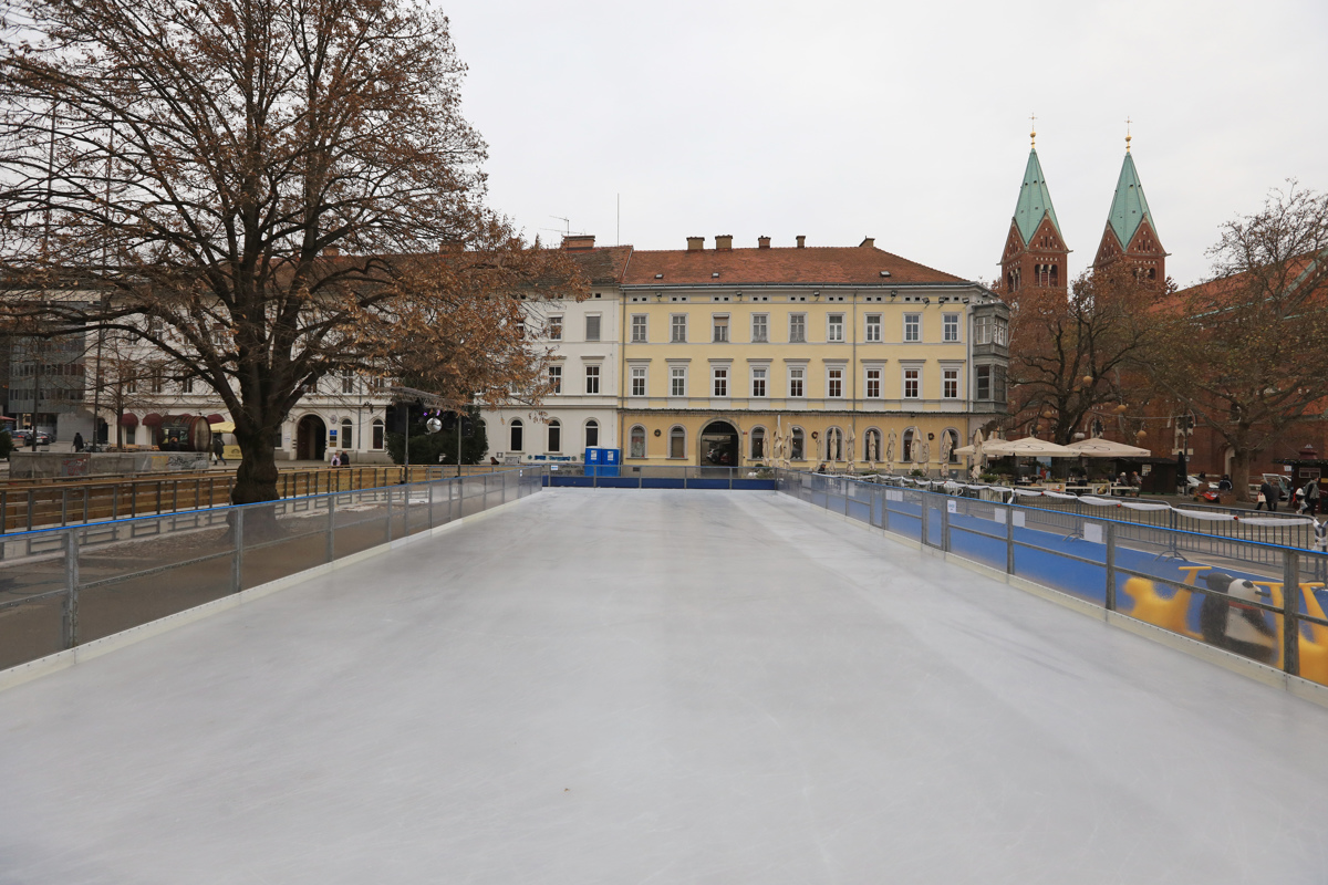 (FOTO) Drsanje: Od danes tudi na Trgu svobode