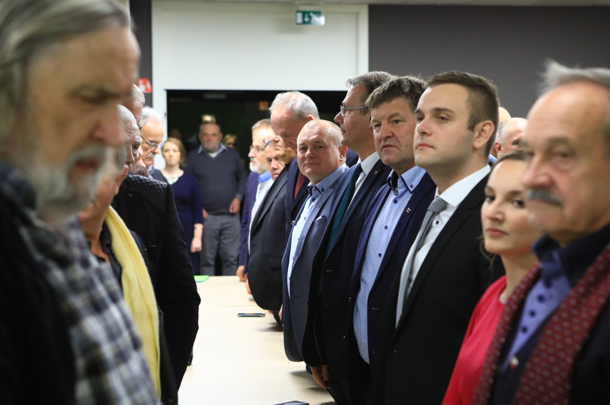 (FOTO) Podobnik na prvem ljudskem srečanju v Mariboru: SLS mora povezati vse dobronamerne ljudi